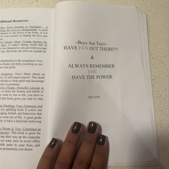 Books - Picture 4 of 4